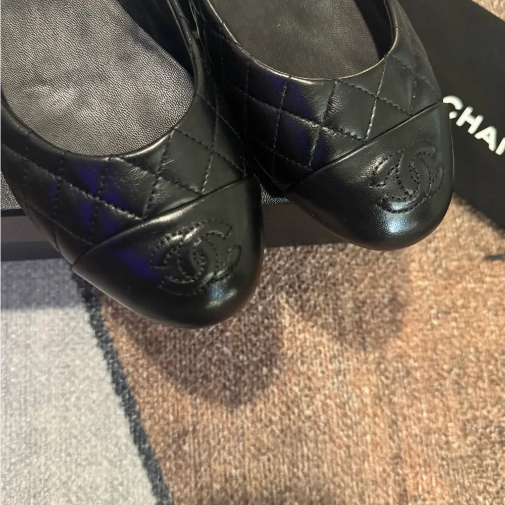 CHANEL Black Quilted Leather Ballet Flats